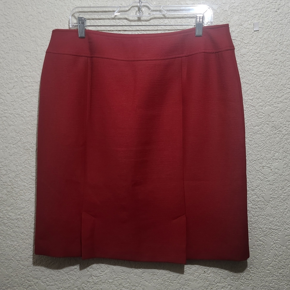 Tahari Arthur S. Levine Elegant Red Women's Skirt Size 14